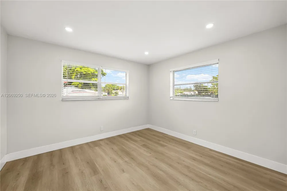 2418 Polk St #102 Hollywood, FL 33020