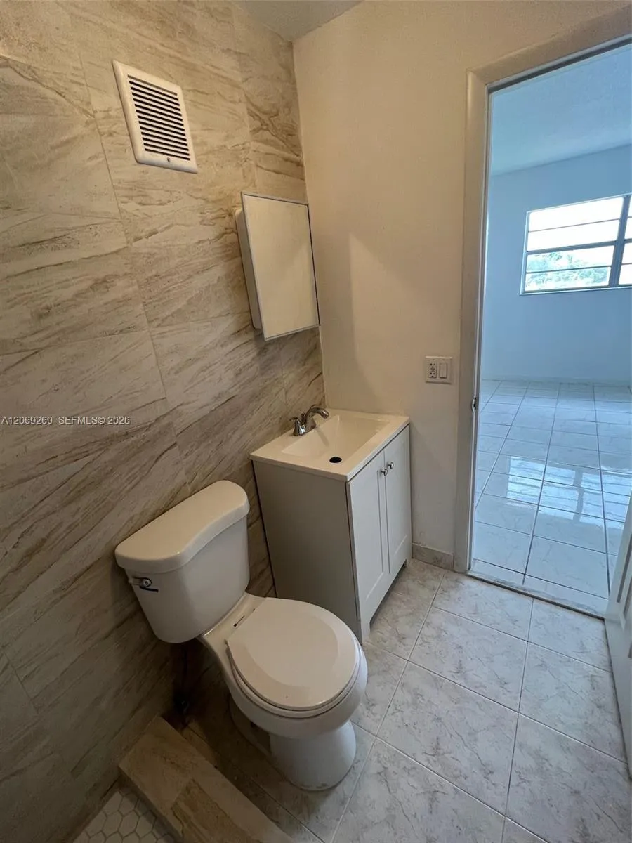 10500 SW 8th St #410 Miami, FL 33174