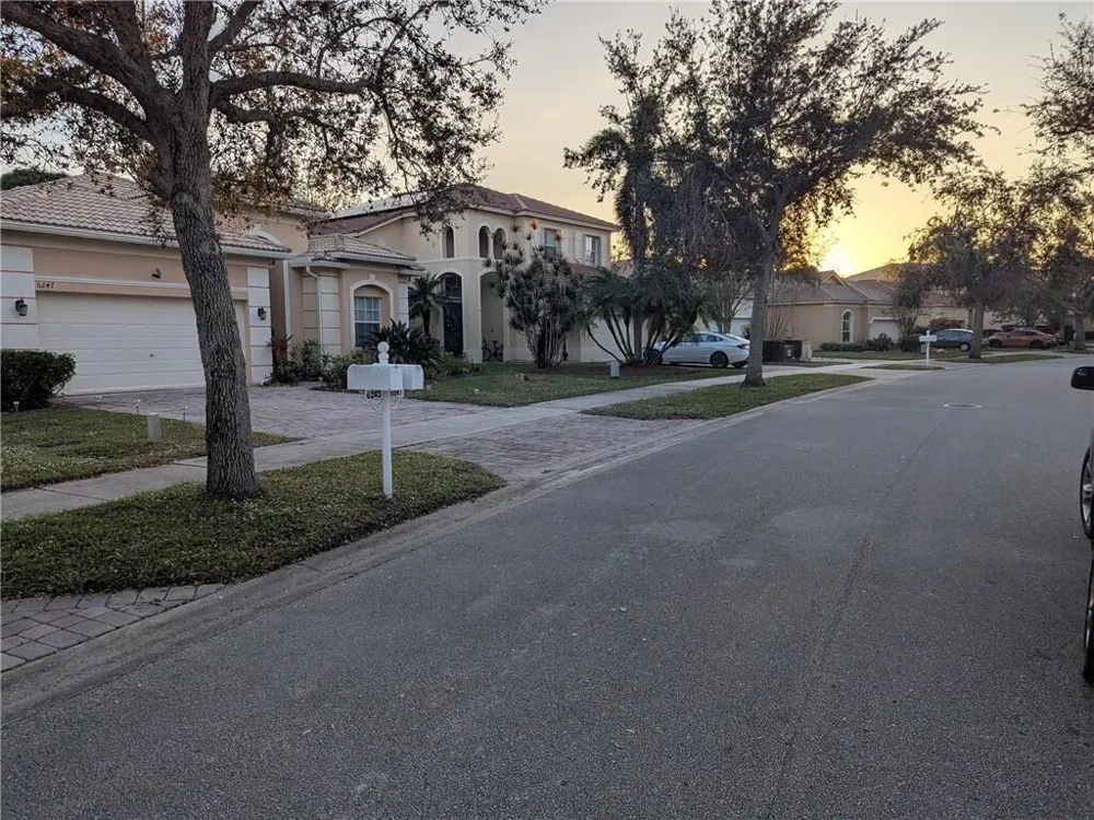 6243 ARLINGTON WAY Fort Pierce, FL 34951
