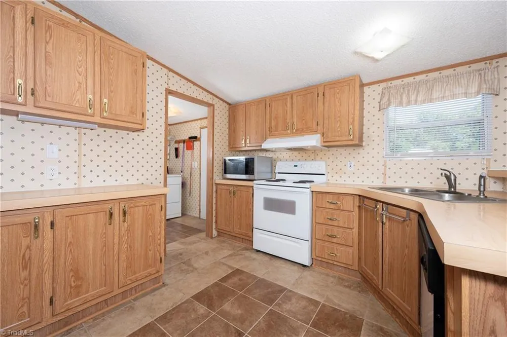 5466 NC Highway 8 Germanton, NC 27019
