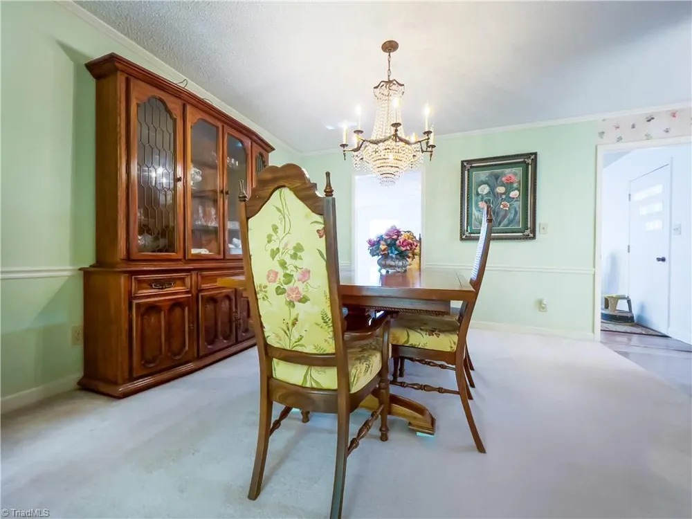 5720 Polaris Road Pfafftown, NC 27040