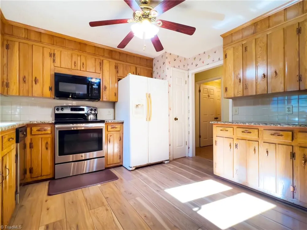 5720 Polaris Road Pfafftown, NC 27040