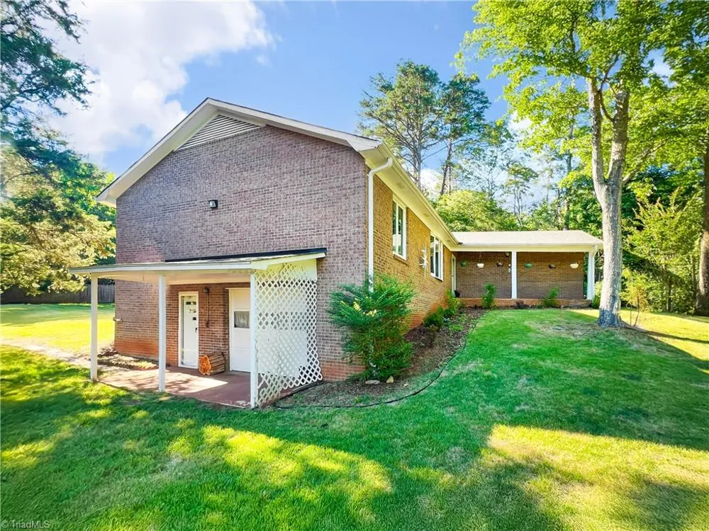 5720 Polaris Road Pfafftown, NC 27040
