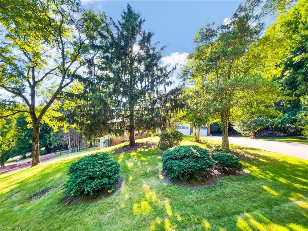 5720 Polaris Road Pfafftown, NC 27040