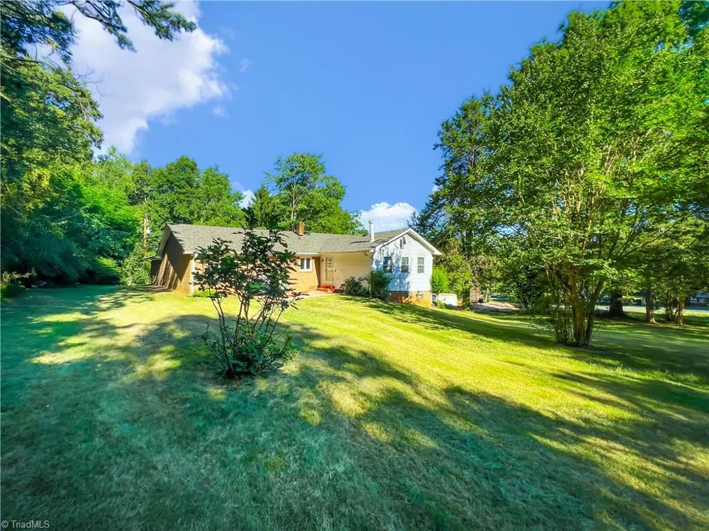 5720 Polaris Road Pfafftown, NC 27040