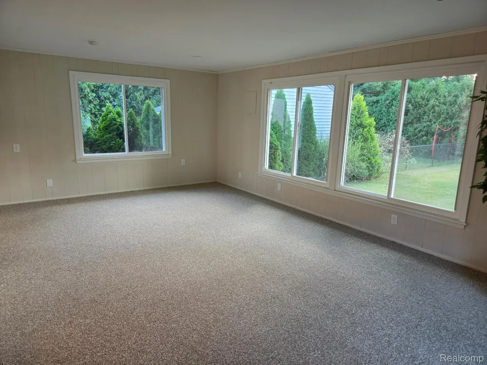 277 Beaupre Avenue Grosse Pointe Farms City, MI 48236