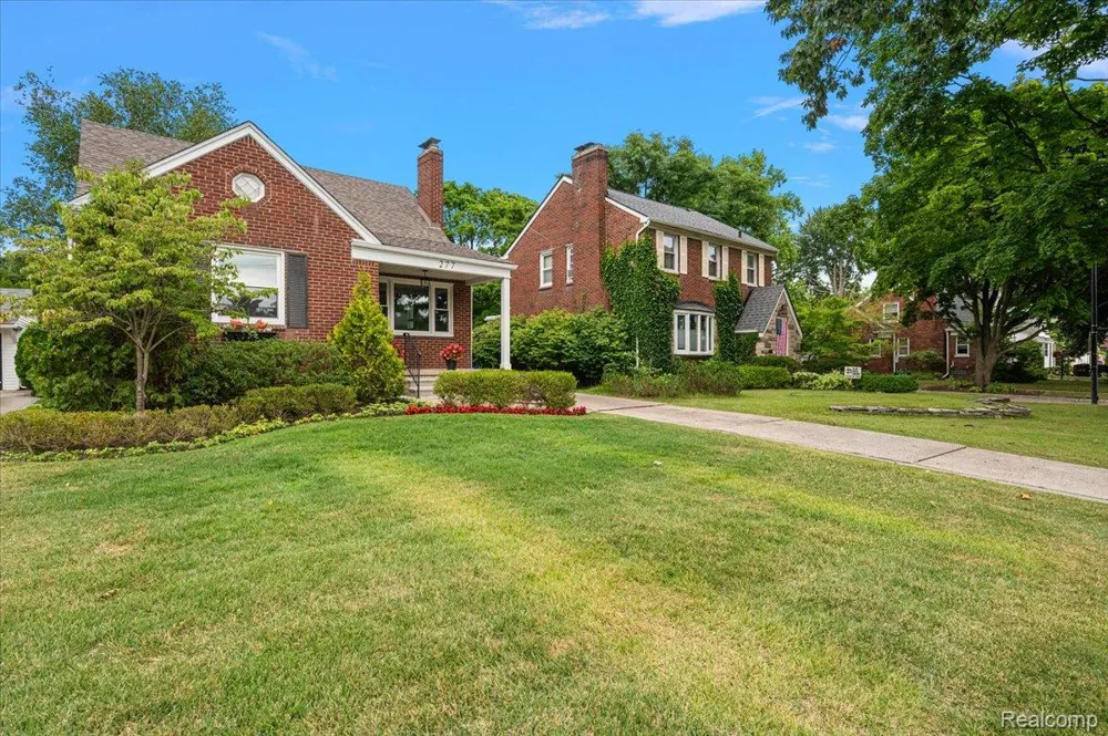 277 Beaupre Avenue Grosse Pointe Farms City, MI 48236