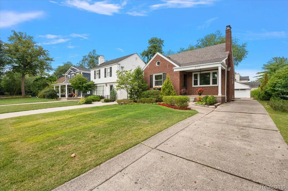 277 Beaupre Avenue Grosse Pointe Farms City, MI 48236