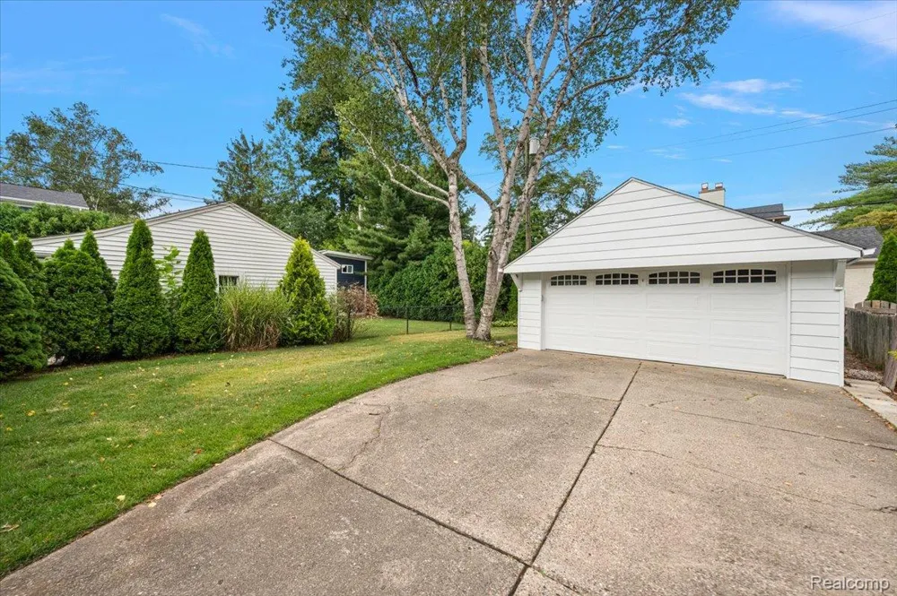 277 Beaupre Avenue Grosse Pointe Farms City, MI 48236