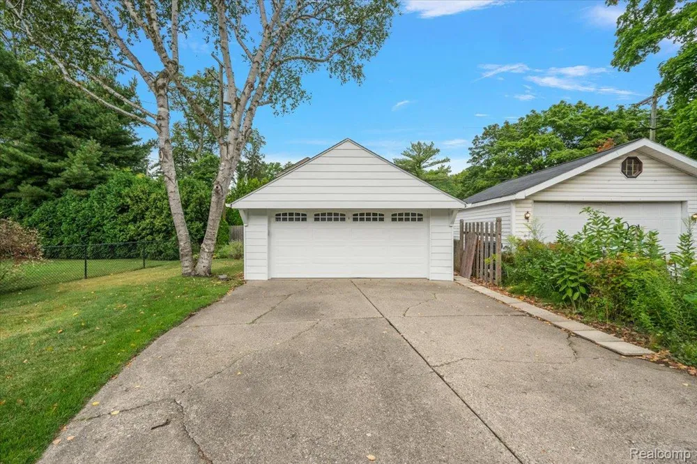 277 Beaupre Avenue Grosse Pointe Farms City, MI 48236