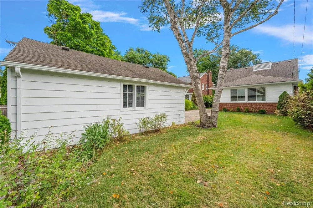 277 Beaupre Avenue Grosse Pointe Farms City, MI 48236