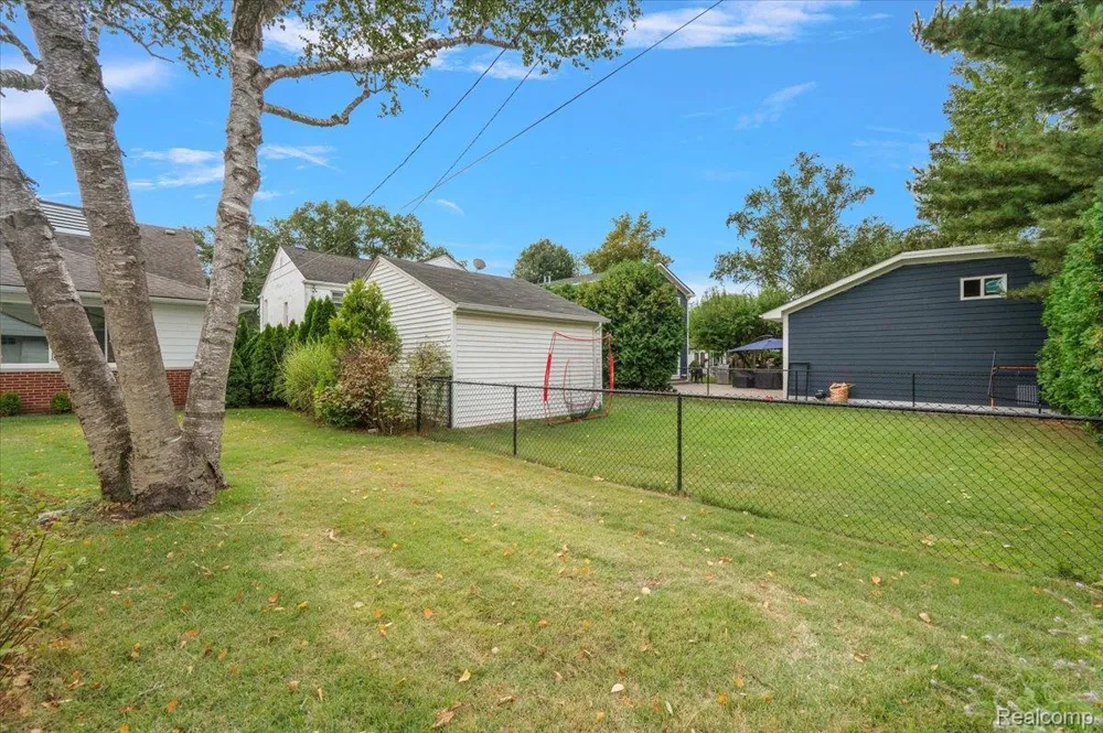 277 Beaupre Avenue Grosse Pointe Farms City, MI 48236