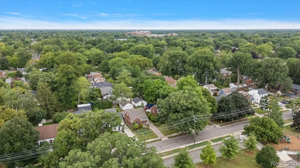 277 Beaupre Avenue Grosse Pointe Farms City, MI 48236