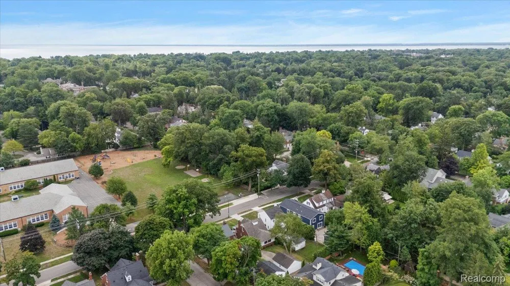 277 Beaupre Avenue Grosse Pointe Farms City, MI 48236