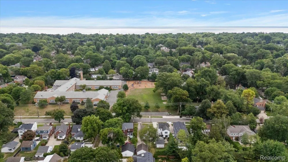 277 Beaupre Avenue Grosse Pointe Farms City, MI 48236