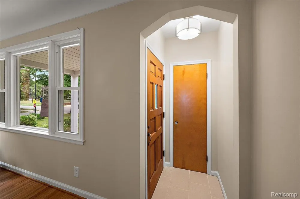 277 Beaupre Avenue Grosse Pointe Farms City, MI 48236