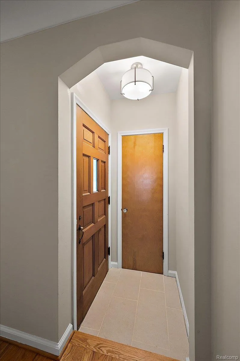 277 Beaupre Avenue Grosse Pointe Farms City, MI 48236