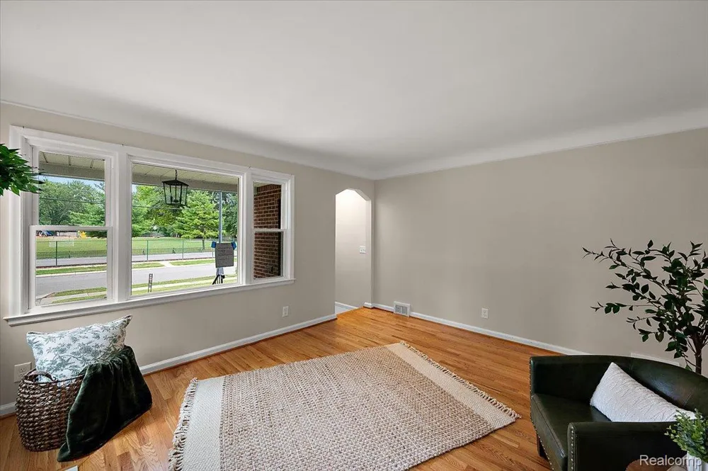 277 Beaupre Avenue Grosse Pointe Farms City, MI 48236