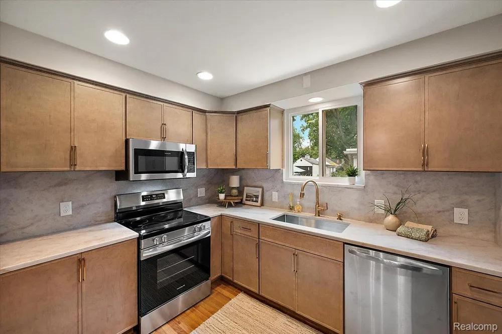 277 Beaupre Avenue Grosse Pointe Farms City, MI 48236