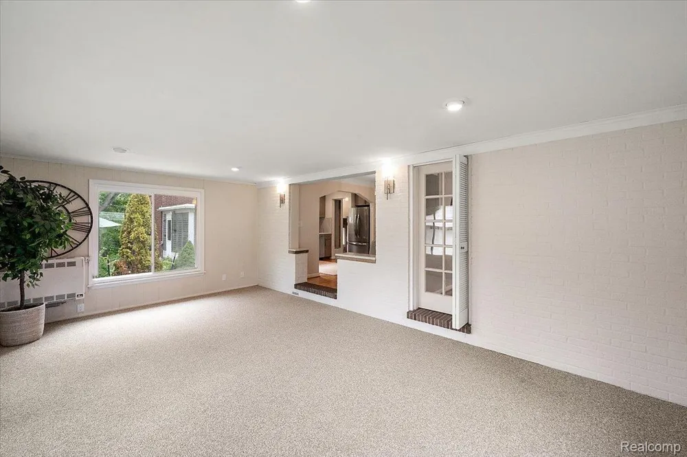 277 Beaupre Avenue Grosse Pointe Farms City, MI 48236