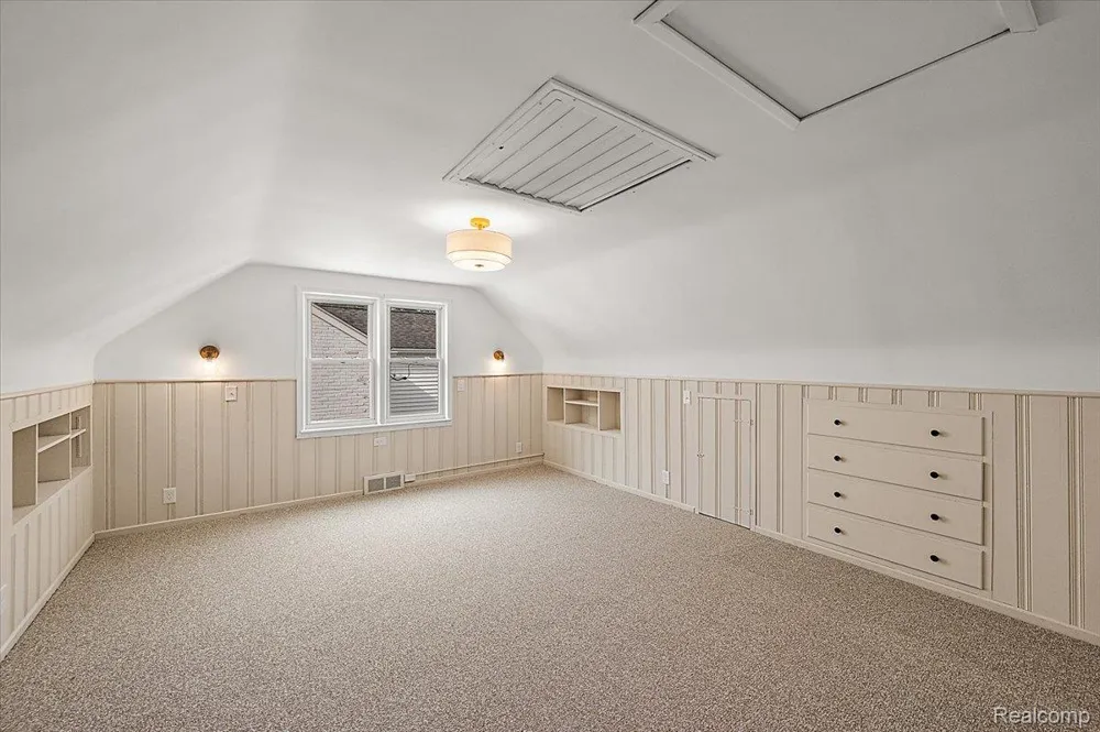 277 Beaupre Avenue Grosse Pointe Farms City, MI 48236