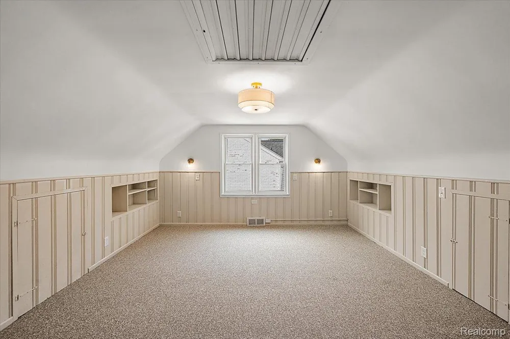 277 Beaupre Avenue Grosse Pointe Farms City, MI 48236