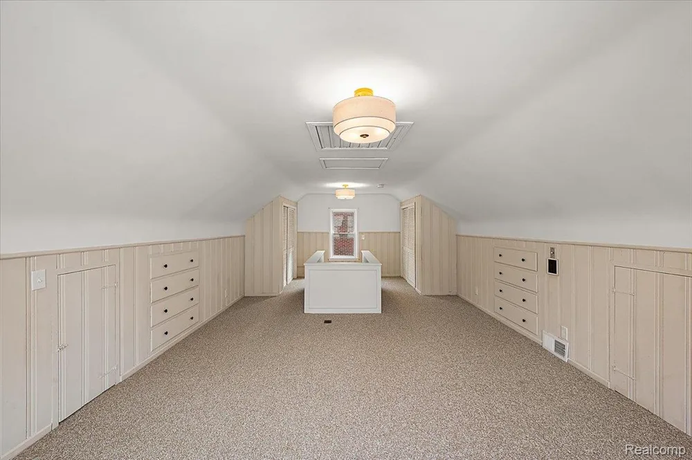 277 Beaupre Avenue Grosse Pointe Farms City, MI 48236