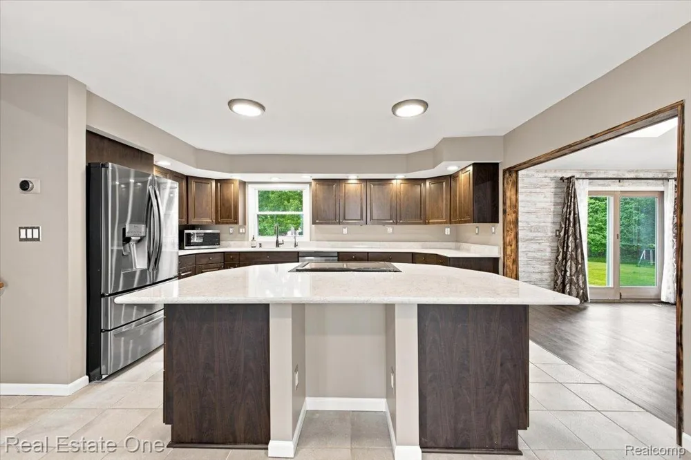 3697 W Lakeshore Drive Lapeer City, MI 48446