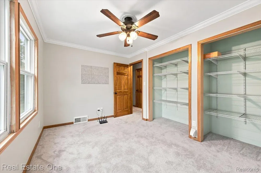 3697 W Lakeshore Drive Lapeer City, MI 48446