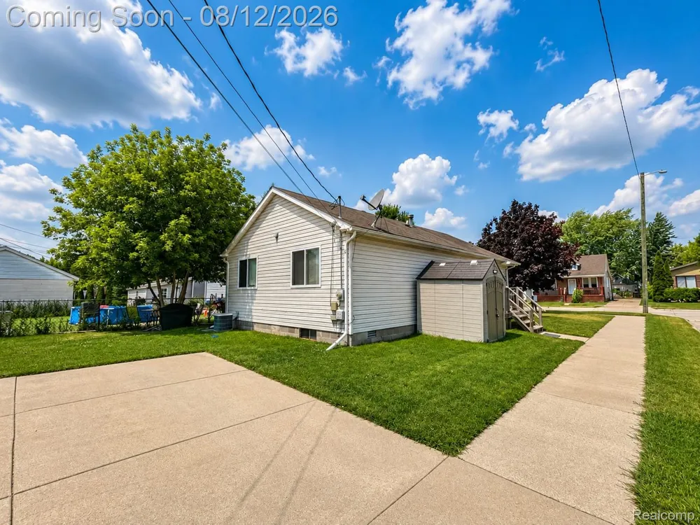 17640 Roseville Boulevard Roseville City, MI 48066