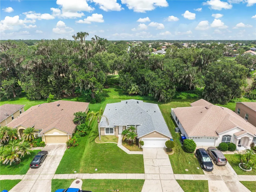 2106 THE OAKS BOULEVARD Kissimmee, FL 34746