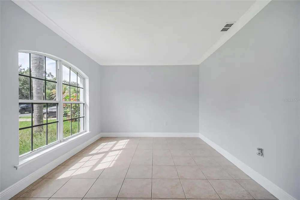 2106 THE OAKS BOULEVARD Kissimmee, FL 34746