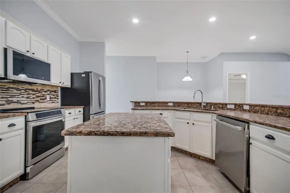 2106 THE OAKS BOULEVARD Kissimmee, FL 34746