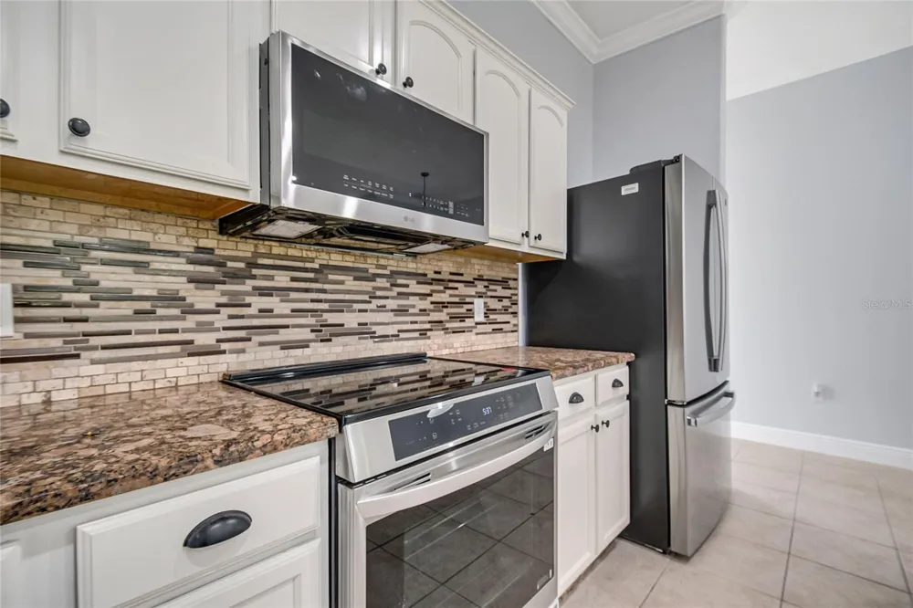 2106 THE OAKS BOULEVARD Kissimmee, FL 34746