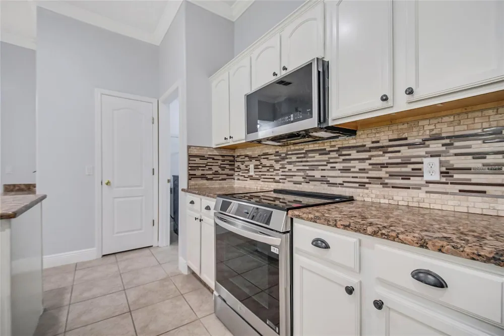 2106 THE OAKS BOULEVARD Kissimmee, FL 34746