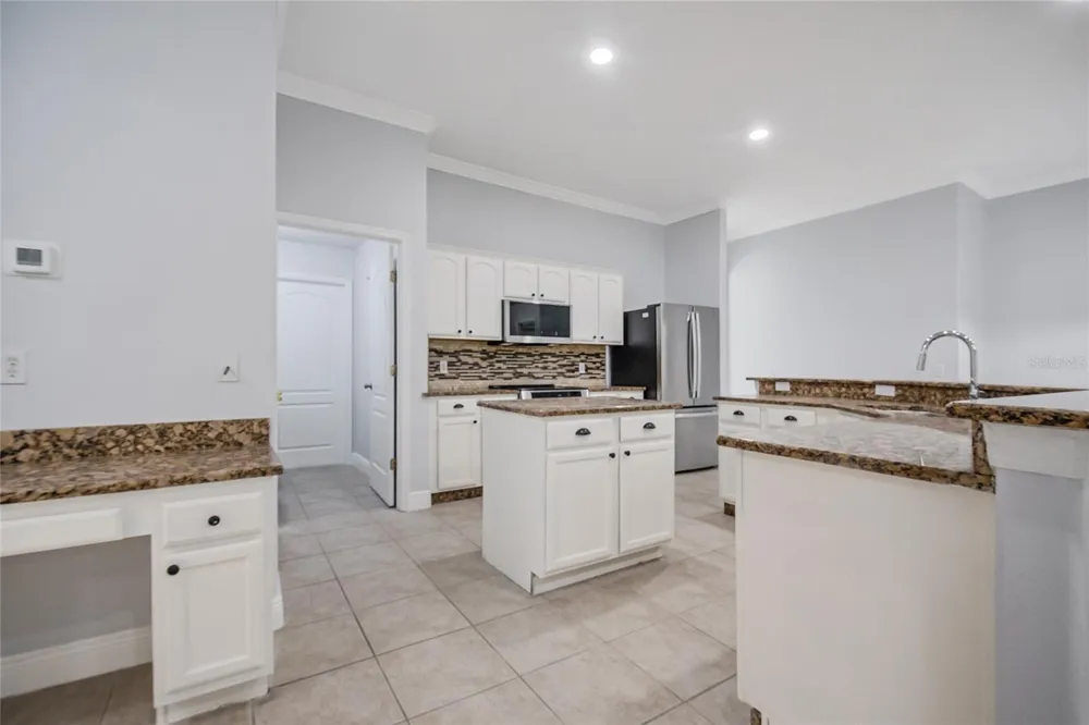 2106 THE OAKS BOULEVARD Kissimmee, FL 34746