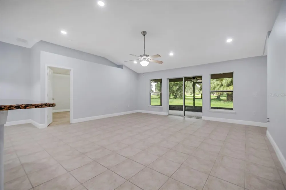 2106 THE OAKS BOULEVARD Kissimmee, FL 34746