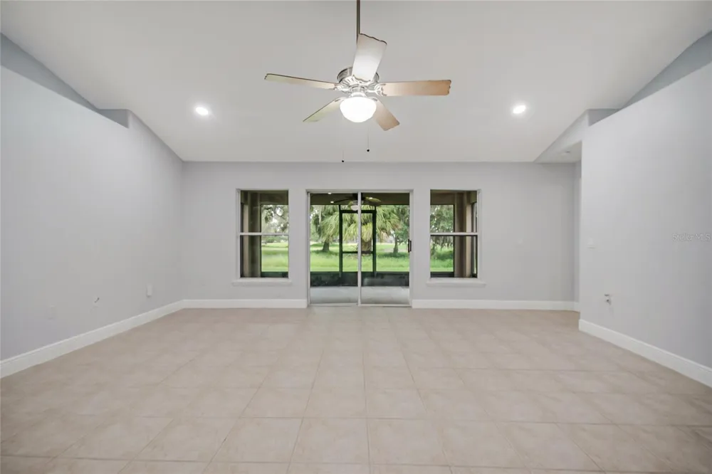 2106 THE OAKS BOULEVARD Kissimmee, FL 34746
