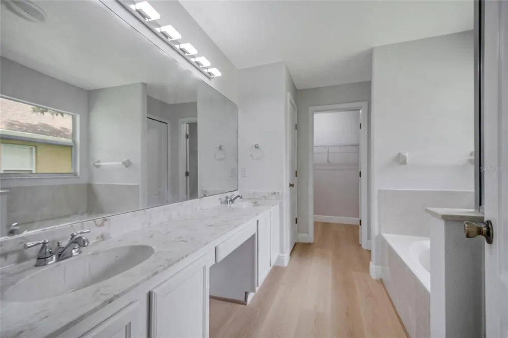 2106 THE OAKS BOULEVARD Kissimmee, FL 34746