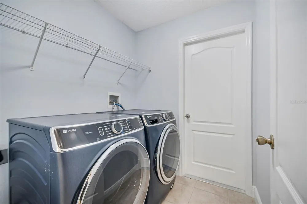 2106 THE OAKS BOULEVARD Kissimmee, FL 34746
