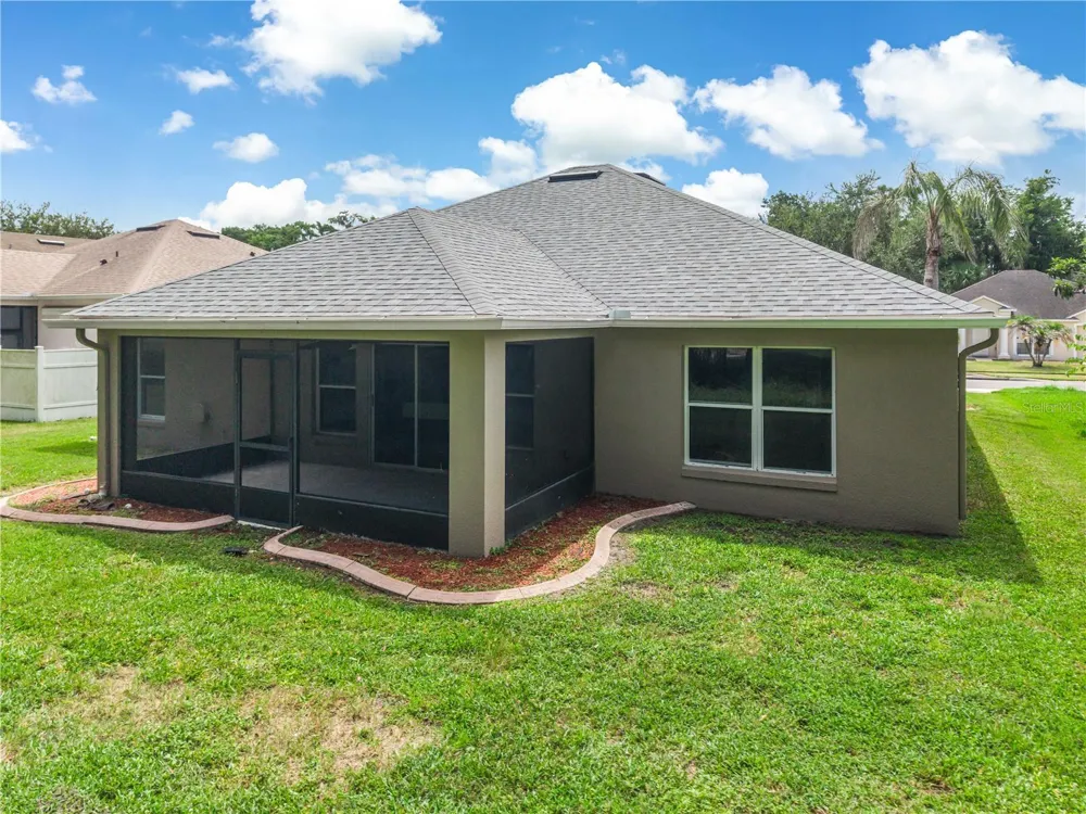 2106 THE OAKS BOULEVARD Kissimmee, FL 34746