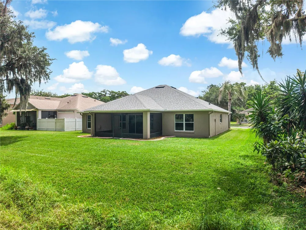2106 THE OAKS BOULEVARD Kissimmee, FL 34746