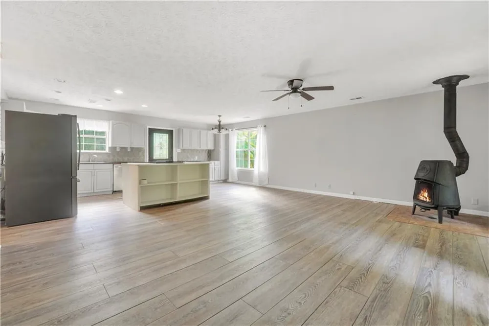 376 Doe Lane Mansfield, GA 30055