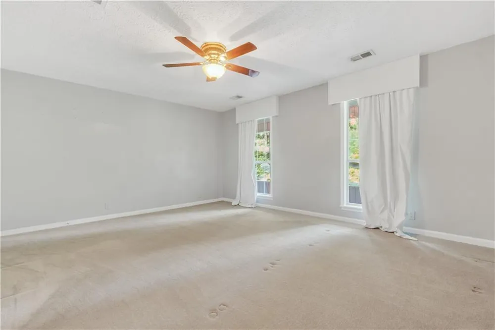 376 Doe Lane Mansfield, GA 30055