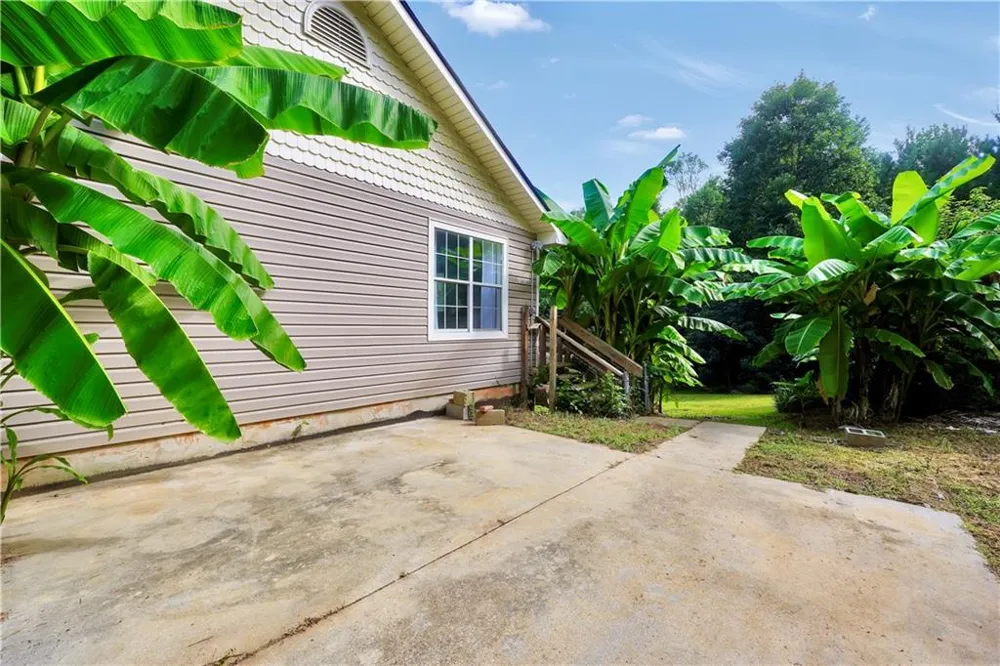 376 Doe Lane Mansfield, GA 30055