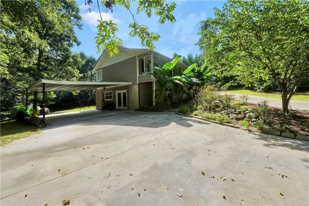 376 Doe Lane Mansfield, GA 30055