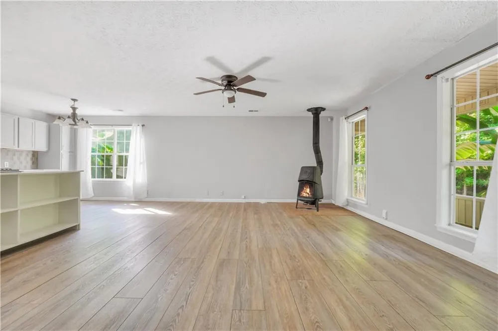 376 Doe Lane Mansfield, GA 30055