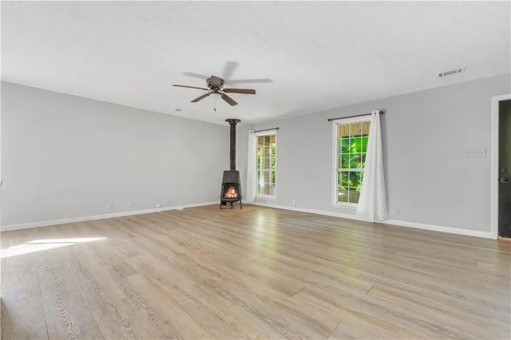 376 Doe Lane Mansfield, GA 30055
