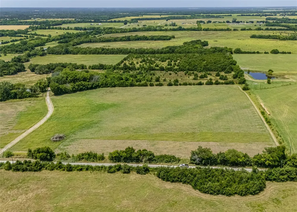 2701 County Road 4145 Bonham, TX 75418