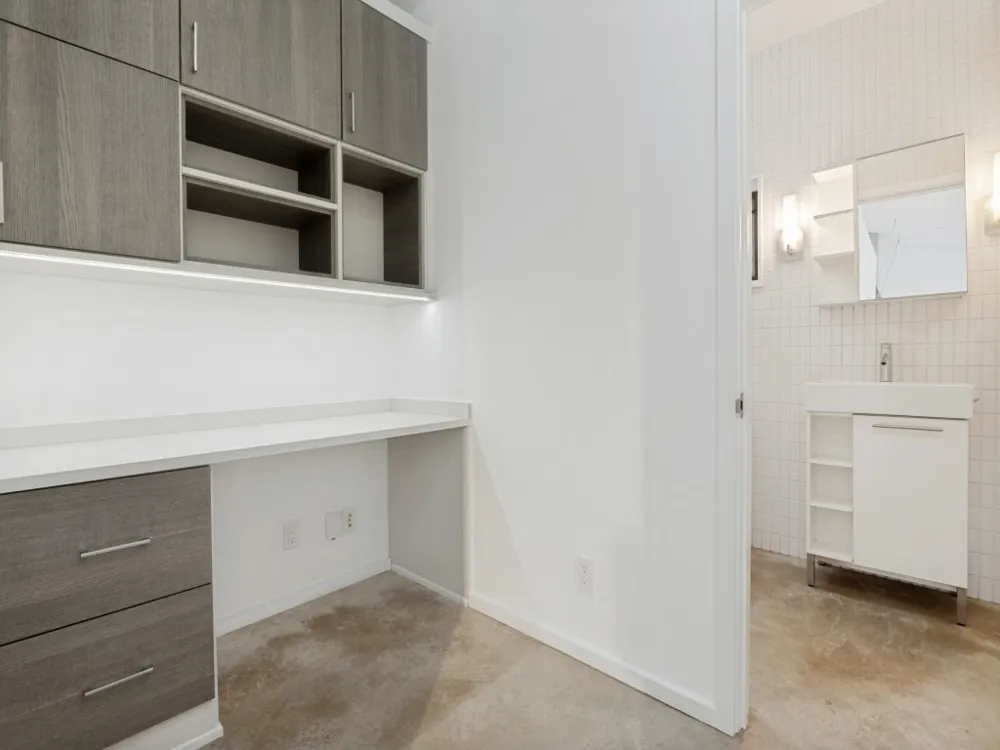 43 Vanguard Way Dallas, TX 75243